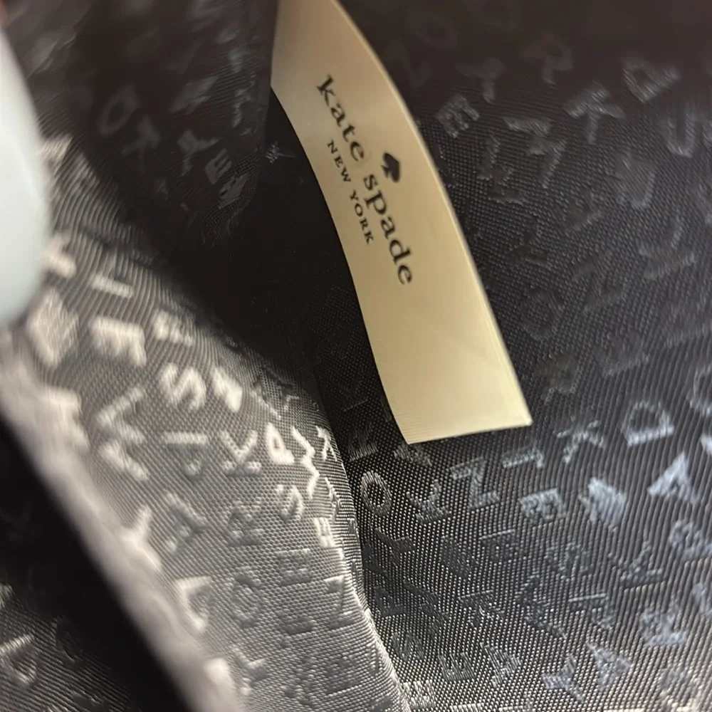 Kate Spade Larchmont Avenue Shara Leather wristlet